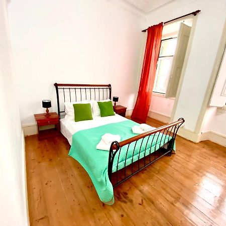 Artdeco Chiado 4 - Large Comfortable Double Room With Shared Bathroom Lisboa Eksteriør bilde