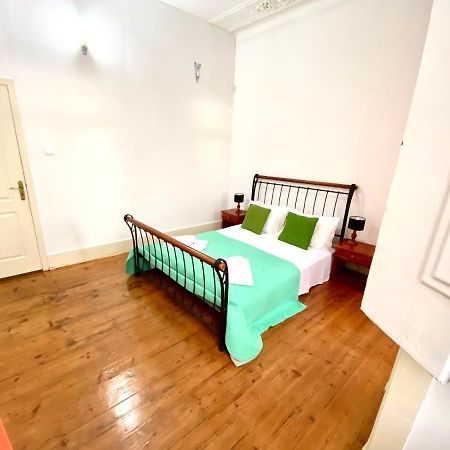 Artdeco Chiado 4 - Large Comfortable Double Room With Shared Bathroom Lisboa Eksteriør bilde