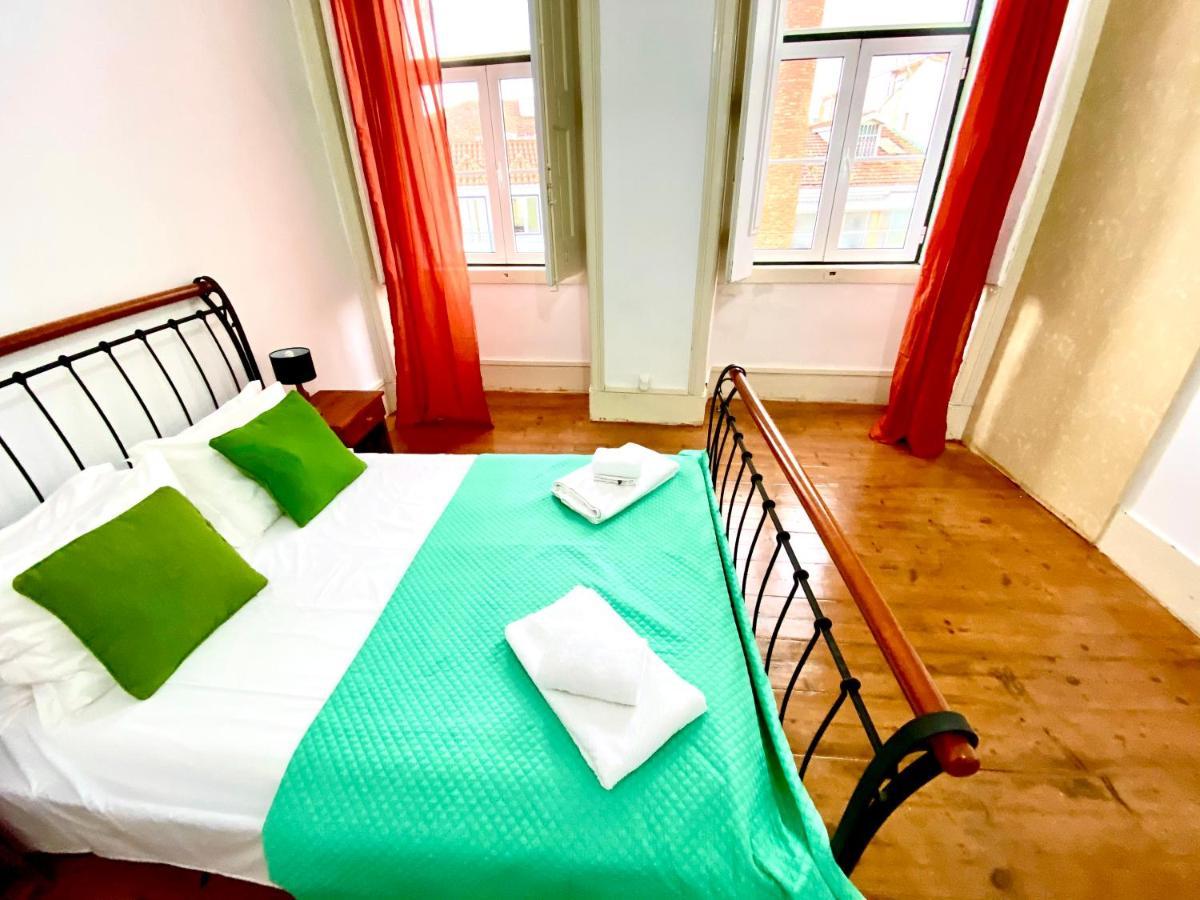 Artdeco Chiado 4 - Large Comfortable Double Room With Shared Bathroom Lisboa Eksteriør bilde