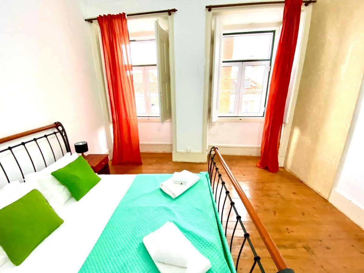 Artdeco Chiado 4 - Large Comfortable Double Room With Shared Bathroom Lisboa Eksteriør bilde
