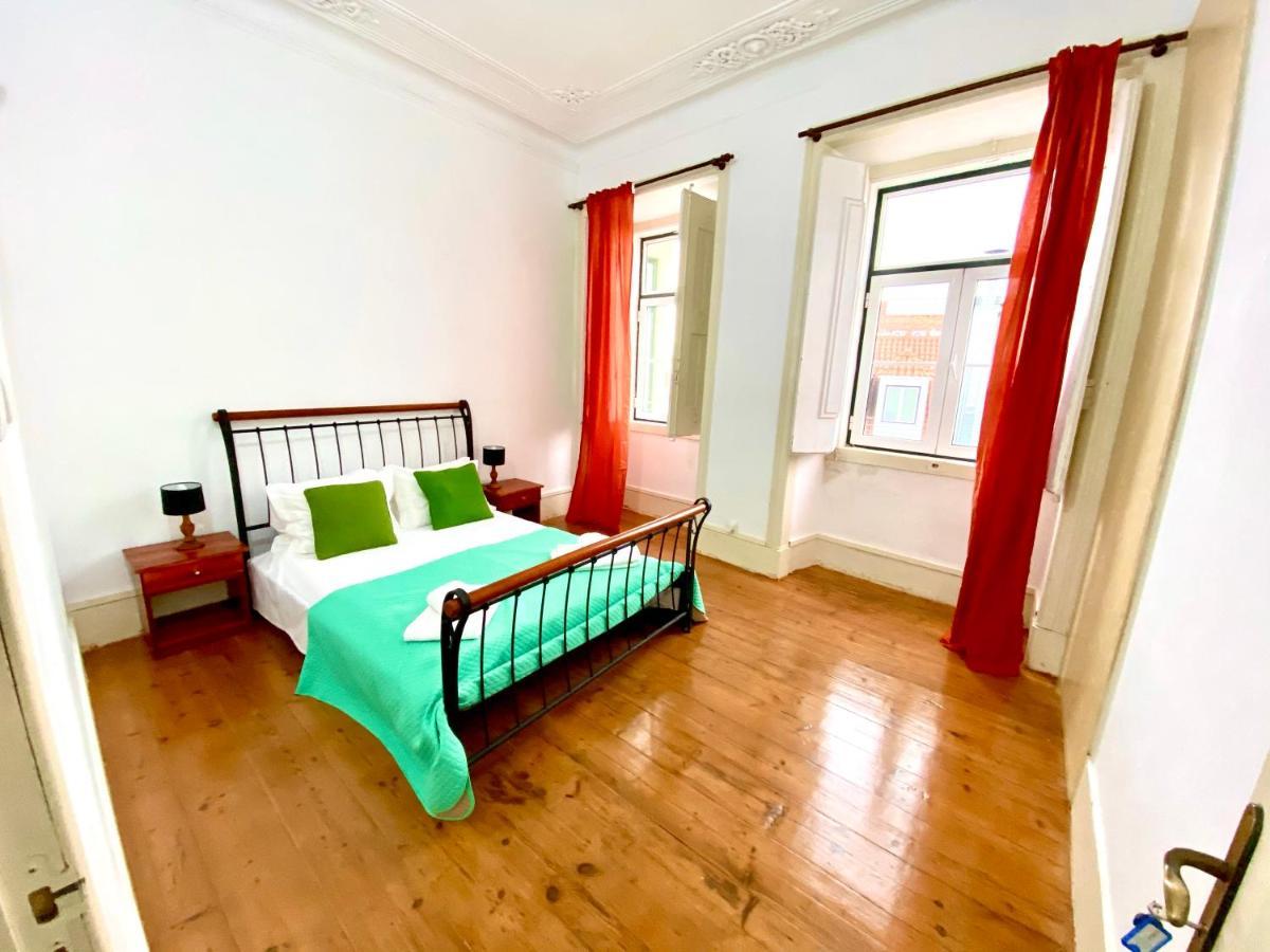 Artdeco Chiado 4 - Large Comfortable Double Room With Shared Bathroom Lisboa Eksteriør bilde